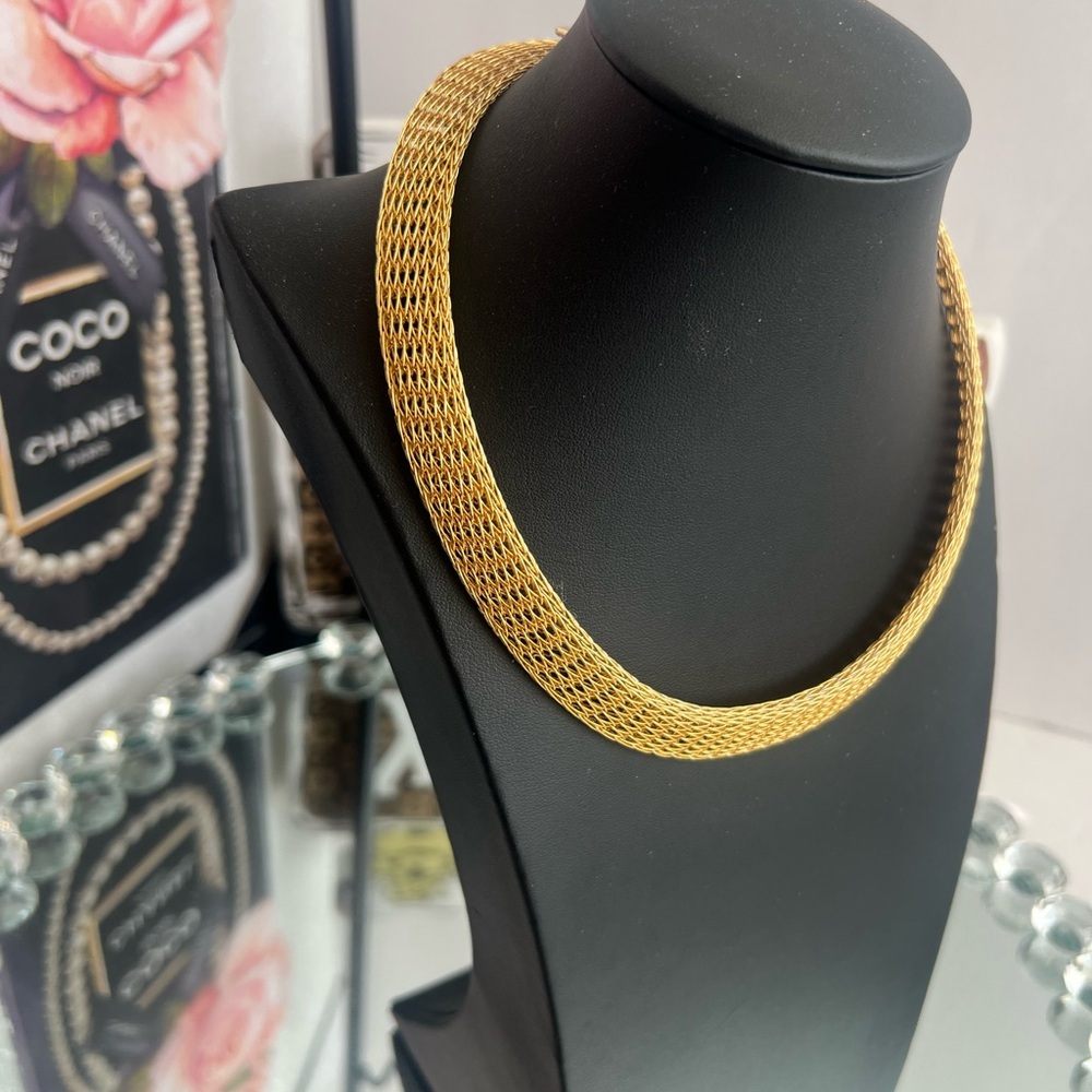 Mesh Wide Collar gold tone Necklace 18’ - Picture 4 of 6